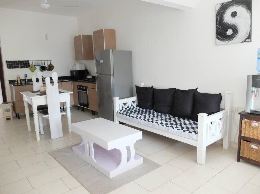 Restful Beach Front Studio-Diani Apartment เดียนีบีช ภายนอก รูปภาพ